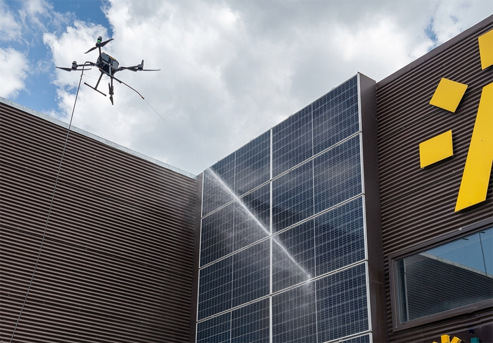 Facade Cleaning with Drones